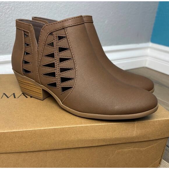 New Marco Republic Women's Brown Ankle Booties with Cutout Design - Western, 7.5 - Picture 3 of 5